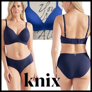 Knix Royal Blue WingWoman Countour Wireless Bra (Size 2)